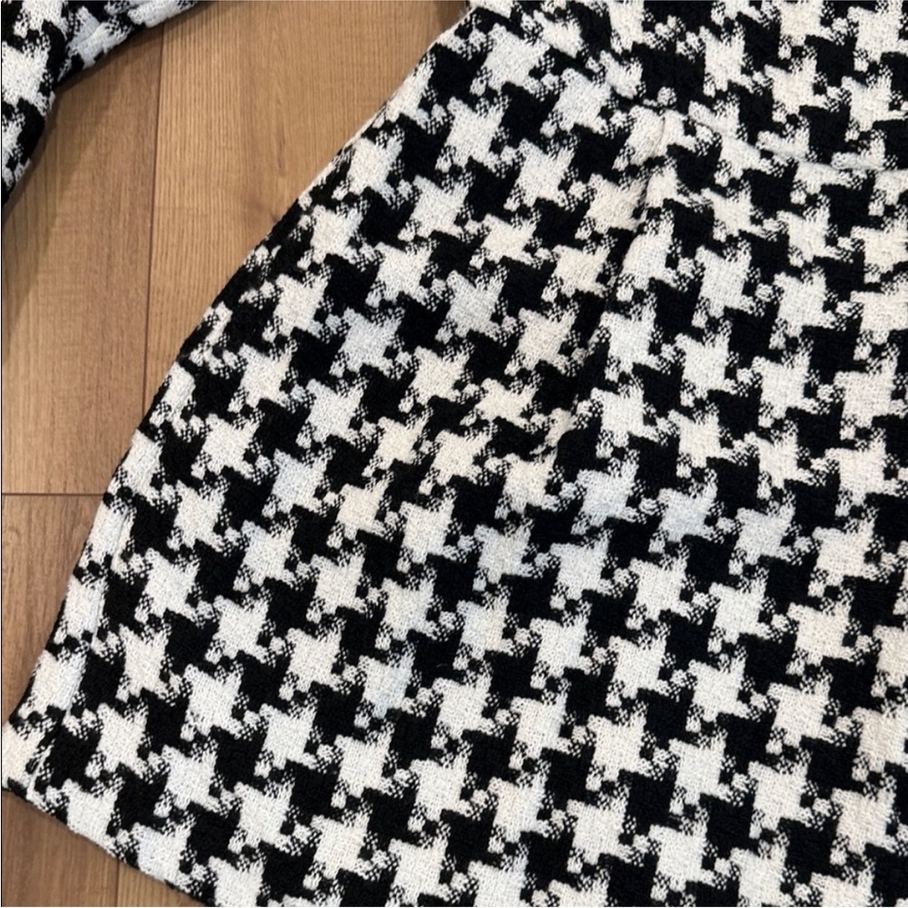 Express Houndstooth Long Sleeve Mini Dress - Black & White - Picture 4 of 8